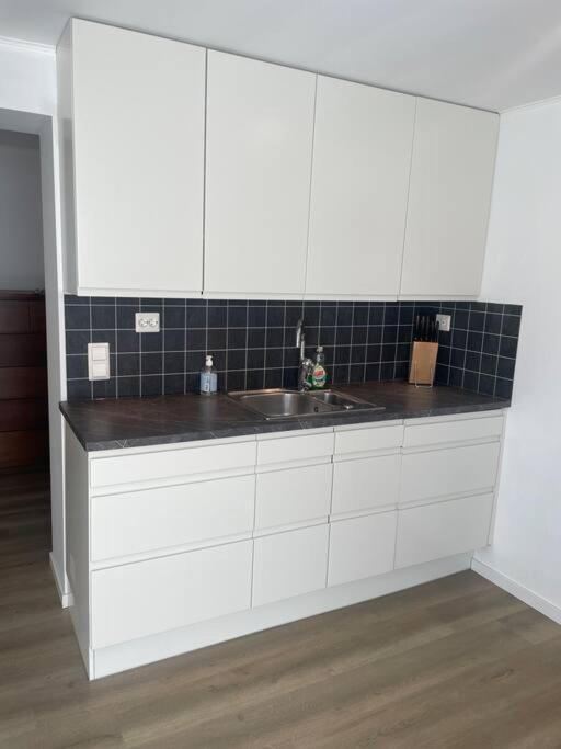 3 Rooms Apartment In Center Олесунн Екстер'єр фото