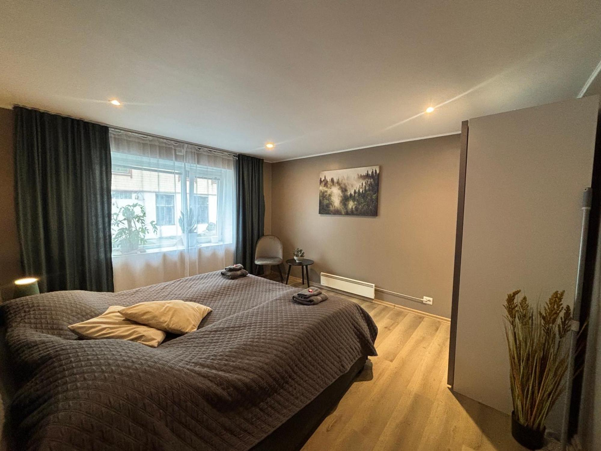 3 Rooms Apartment In Center Олесунн Екстер'єр фото